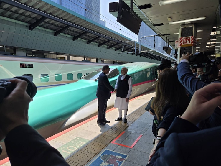 PM Modi met Indian loco pilots undergoing training in Japan