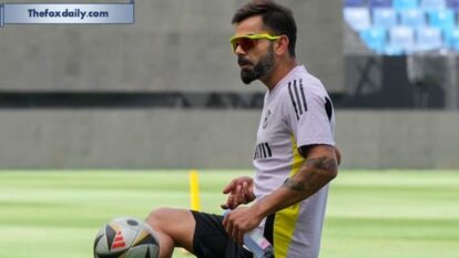 Virat Kohli trains hard at Lord's, poses with fans after practice Virat Kohli, Virat Kohli practice, Lords, Kohli in London