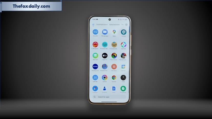 6.83-inch AMOLED (2772 x 1280) with 120Hz refresh rate