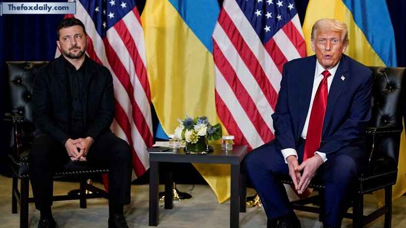 US President Donald Trump (R) met with Ukrainian President Volodymyr Zelenskyy (L)