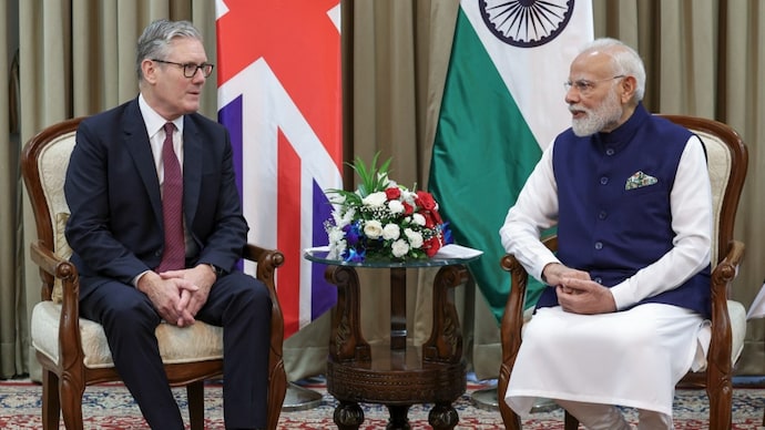 UK PM Keir Starmer and PM Modi.