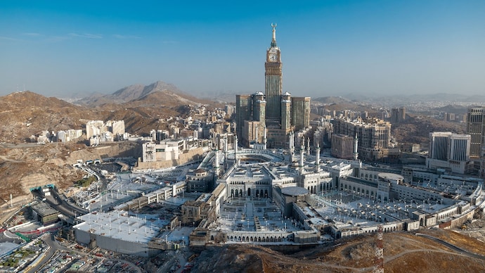 salman gate project saudi arabia religious tourism oil dependency weaning riyadh