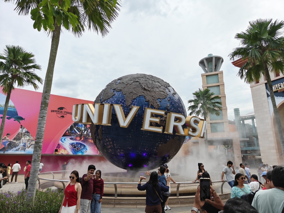 Samples of the OnePlus 15's 3.5x telephoto camera in daylight and low light