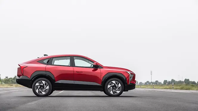 Mahindra XEV 9e Right Front Three Quarter