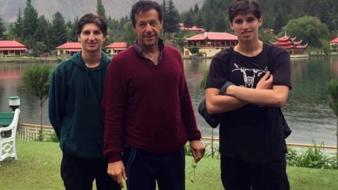adiala jail imran khan pakistan tehreek e insaf founder sons sulaiman khan and kasim khan