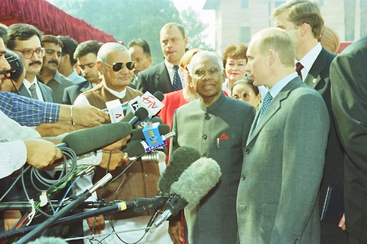 Vladimir Putin and his wife Lyudmila at the Taj Mahal during his first visit to India in 2000.