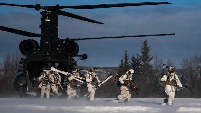 An image of Danish army personnel in an exercise.
