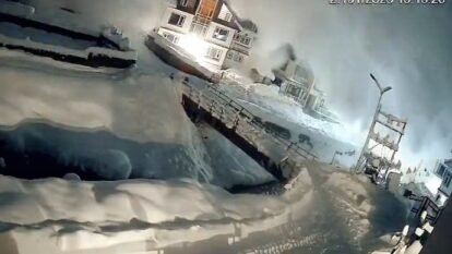Sonamarg tourist resort in Jammu and Kashmir is struck by a massive avalanche