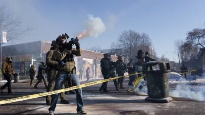 Trump spent the weekend huddling with senior advisers to reassess the administration's response to Pretti's death