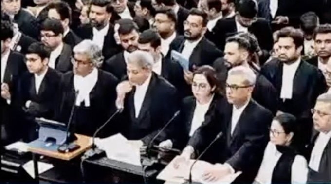 Mamata greets other lawyers with folded hands inside the Supreme Court premises.