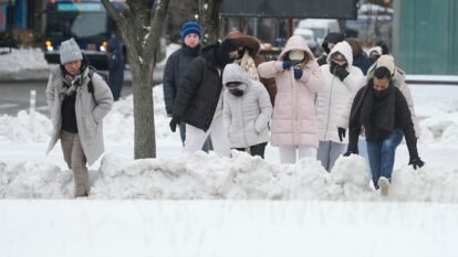 Millions of Americans brace for blizzard conditions as storm threatens East Coast Millions of Americans brace for blizzard conditions as storm threatens East Coast