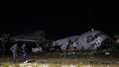 The cargo plane was carrying cash from central bank when it crashed in El Alto.