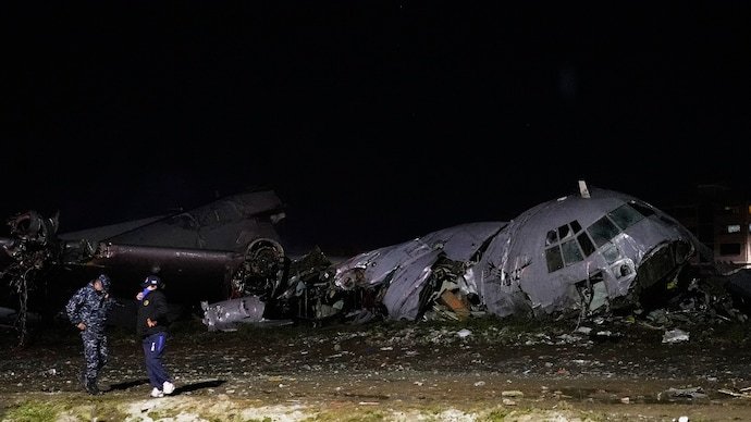 The cargo plane was carrying cash from central bank when it crashed in El Alto.