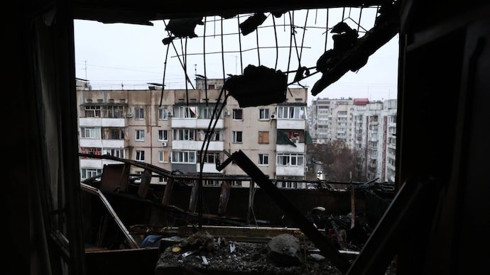 Zelenskyy says Russia launched barrage of 420 drones and 39 missiles overnight.