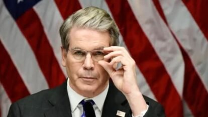 Iranian oil shipments are given a 30-day waiver by the US to alleviate the global supply shortage Iranian oil shipments are given a 30-day waiver by the US to alleviate the global supply shortage