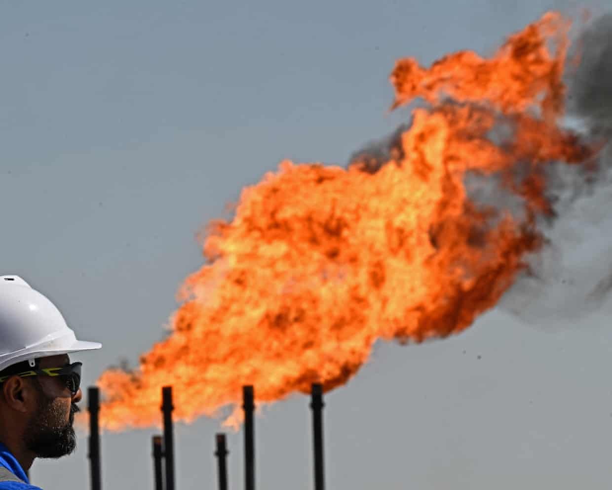 An oil and gas field in Basra, Iraq