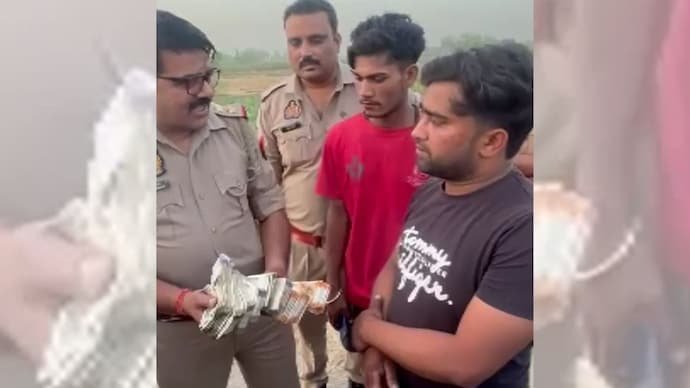 Police gathered the scattered notes and brought them to the station for counting.