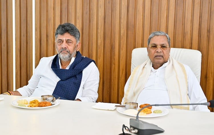 DK Shivakumar and Siddaramaiah