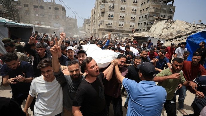 Gaza strikes kill eight as Israel-Hamas ceasefire efforts falter