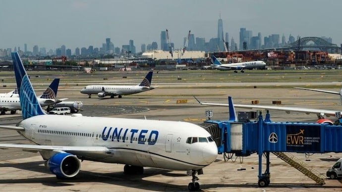 Spain-bound flight turns back to New Jersey after Bluetooth 'bomb' triggers panic