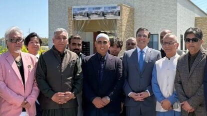 Pakistan's Ambassador to Japan, Abdul Hameed, inaugurated the mosque built on illegal land in Kawagoe city. Pakistan's Ambassador to Japan, Abdul Hameed, inaugurated the mosque built on illegal land in Kawagoe city.