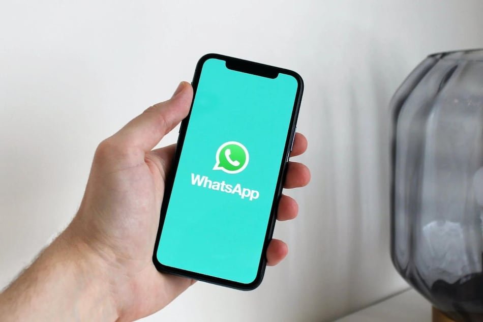 WhatsApp Said to Be Developing View-Once Text Messages Feature for iOS App