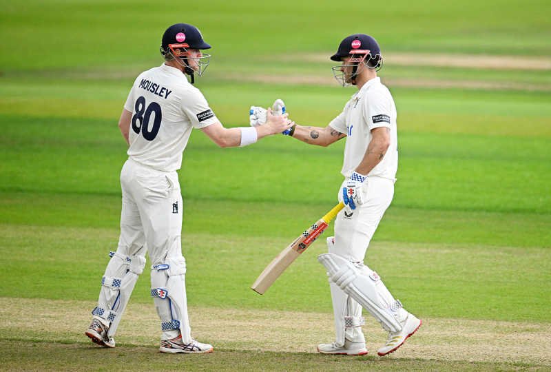 Warwickshire Dominate Somerset at Taunton: Hain, Webster & Mousley Power 330 in County Championship Clash