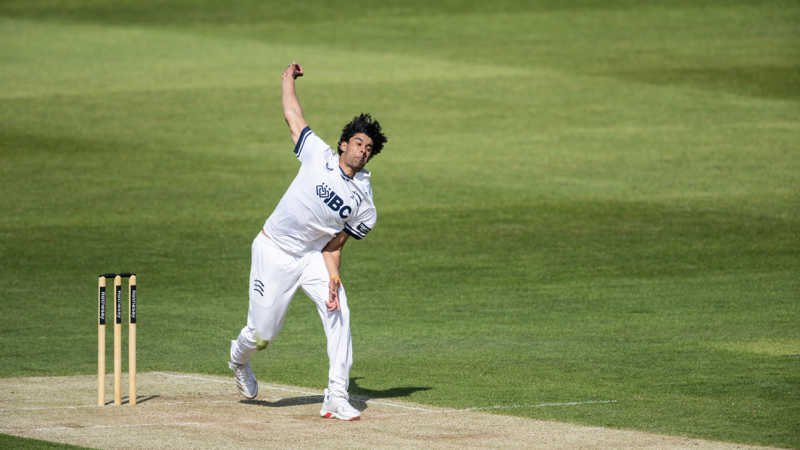 Naavya Sharma Sparks Middlesex Fightback as Max Holden’s 182 Sets Up Thrilling Final-Day Clash Against Kent
