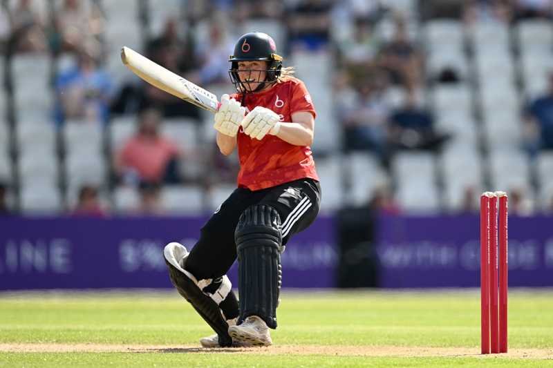 The Blaze vs Yorkshire Women: Marie Kelly's Match-Winning Fifty Keeps League Leaders Firmly on Top