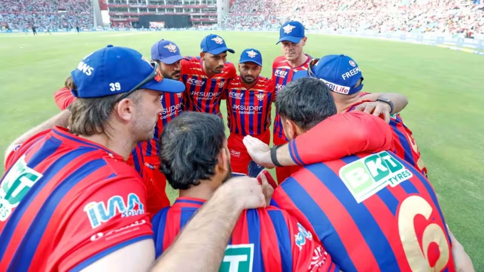 LSG's ₹9.75 Crore Star Avesh Khan Reacts to Pant-Kuldeep Trade, Calls It a ‘Good Deal for Both Teams’