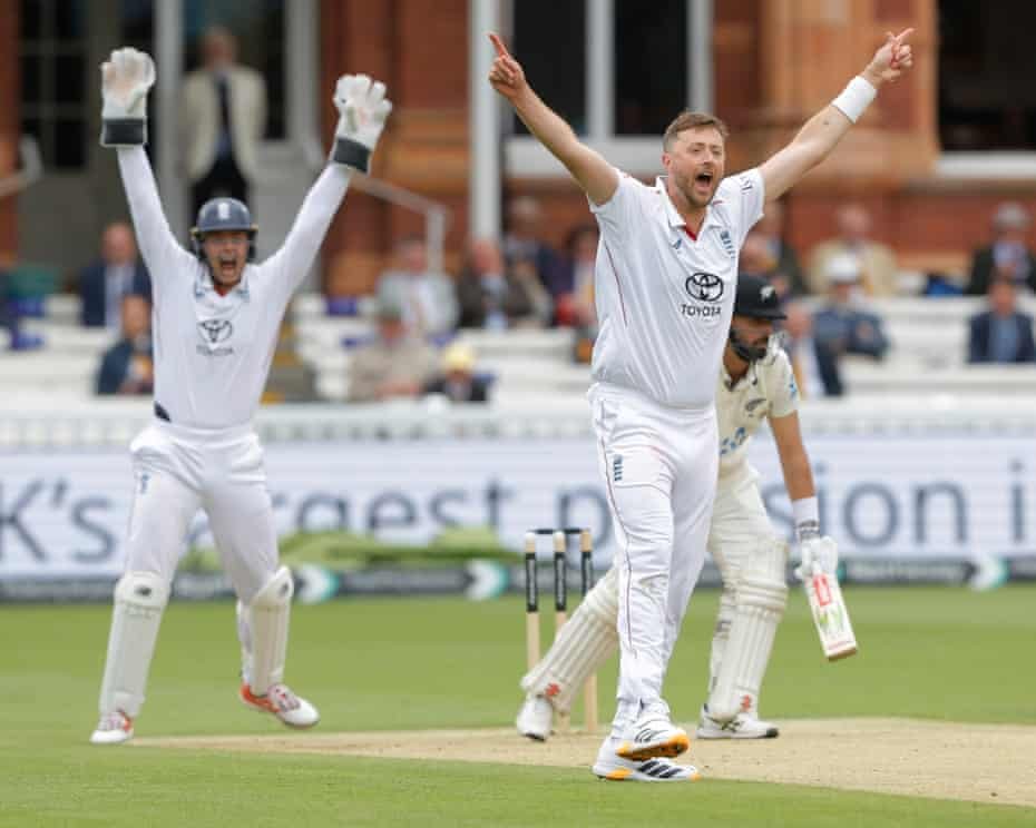 Ollie Robinson's Double Strike Leaves New Zealand Hanging as Rain Dominates Lord's Test
