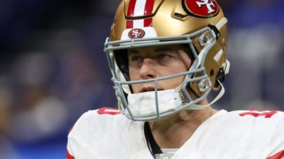 George Kittle Calls Mac Jones a "Glue Guy" and Explains His Unique Role in the 49ers QB Room George Kittle Calls Mac Jones a "Glue Guy" and Explains His Unique Role in the 49ers QB Room