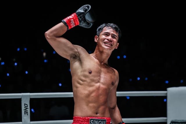 Superbon Explains Why Superlek Had No Path to Victory After Early Knockdown Against Dayakaev
