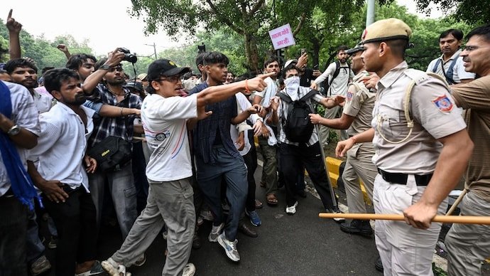 Echoing at Jantar Mantar