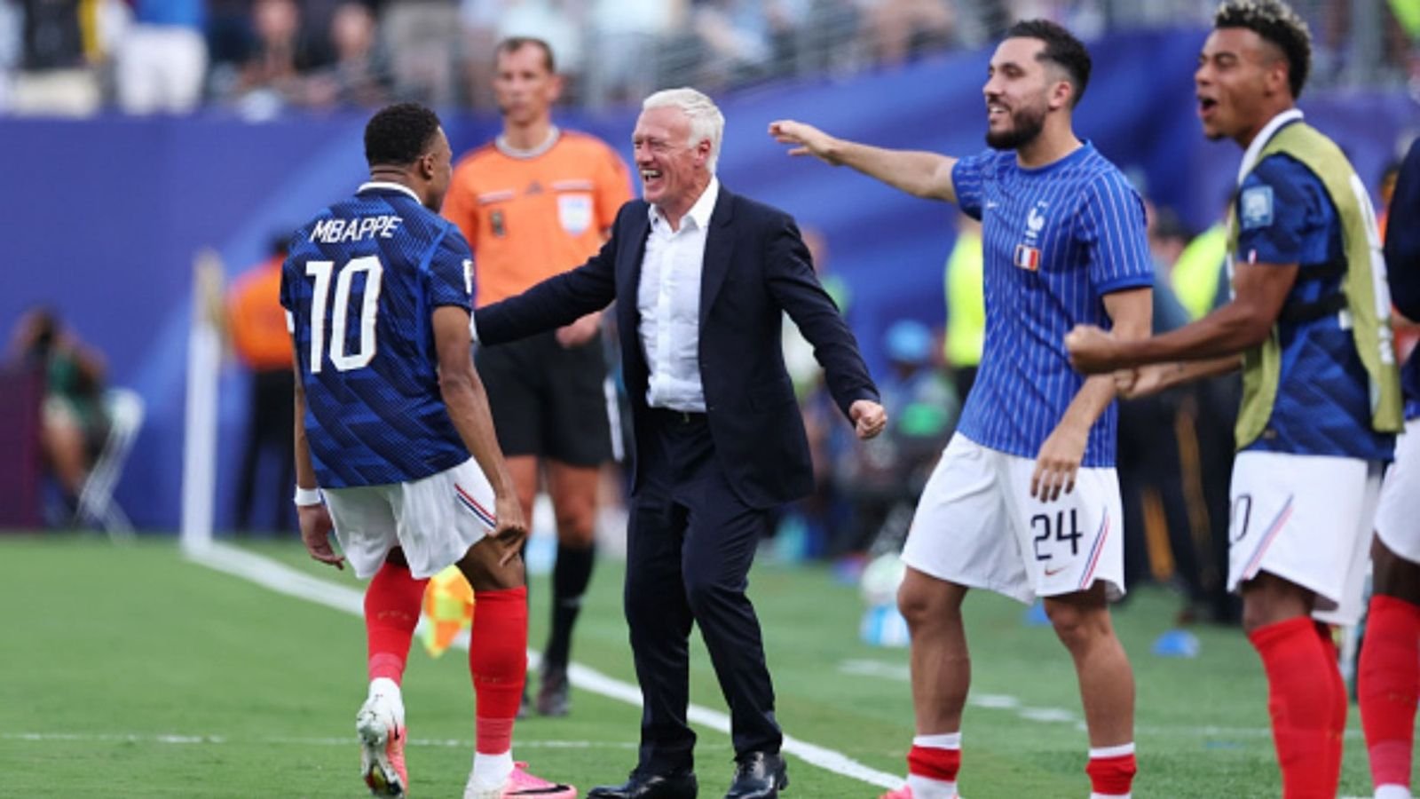 Kylian Mbappe and Didier Deschamps Viral Bow Moment Explained After France Reach FIFA World Cup 2026 Round of 16