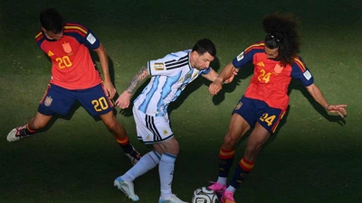 Wayne Rooney Criticizes Lionel Messi Over World Cup Final Incident as Sportsmanship Debate Intensifies