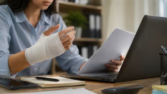 Gurgaon Woman Claims She Was Fired While on Approved Medical Leave After Serious Accident, Sparks Workplace Rights Debate