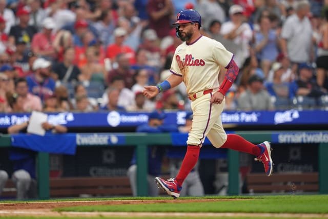 Joey Votto Explains How Kyle Schwarber Generates Aaron Judge-Level Power With a Compact Swing