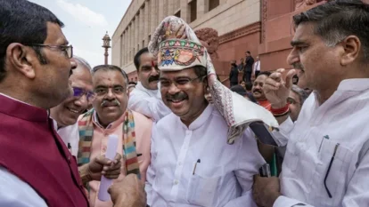 Congress Criticizes Parliament Felicitation of Dharmendra Pradhan After Resignation: Political Row Over NEET-UG Controversy Intensifie