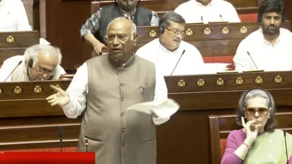 Kharge Questions Amit Shah’s Silence on CJP Protest Crackdown as Anti-Paper Leak Bill Reaches Rajya Sabha
