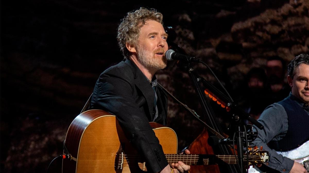Oscar Winner Glen Hansard Dies at 56 in Motorcycle Crash: Remembering the Voice Behind ‘Falling Slowly’