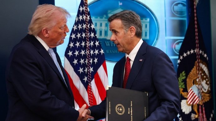 US President Donald Trump and CIA Director John Ratcliffe.
