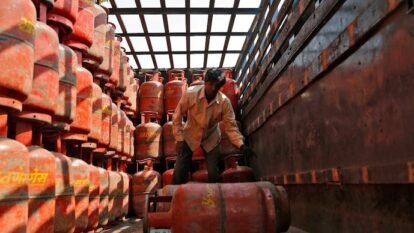 Govt may charge cooking gas, natural gas users to build $42 billion fuel reserve
