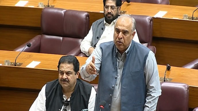 Pakistan MP Asad Qaiser addressing the National Assembly.