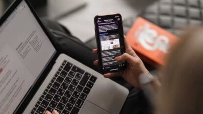 Doomscrolling Effects on Brain: How It Damages Memory, Focus and Cognitive Function Doomscrolling Effects on Brain: How It Damages Memory, Focus and Cognitive Function