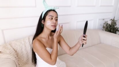 Glass Skin, Slugging or Skin Cycling: Which Skincare Trends Actually Work for Indian Skin? Glass Skin, Slugging or Skin Cycling: Which Skincare Trends Actually Work for Indian Skin?
