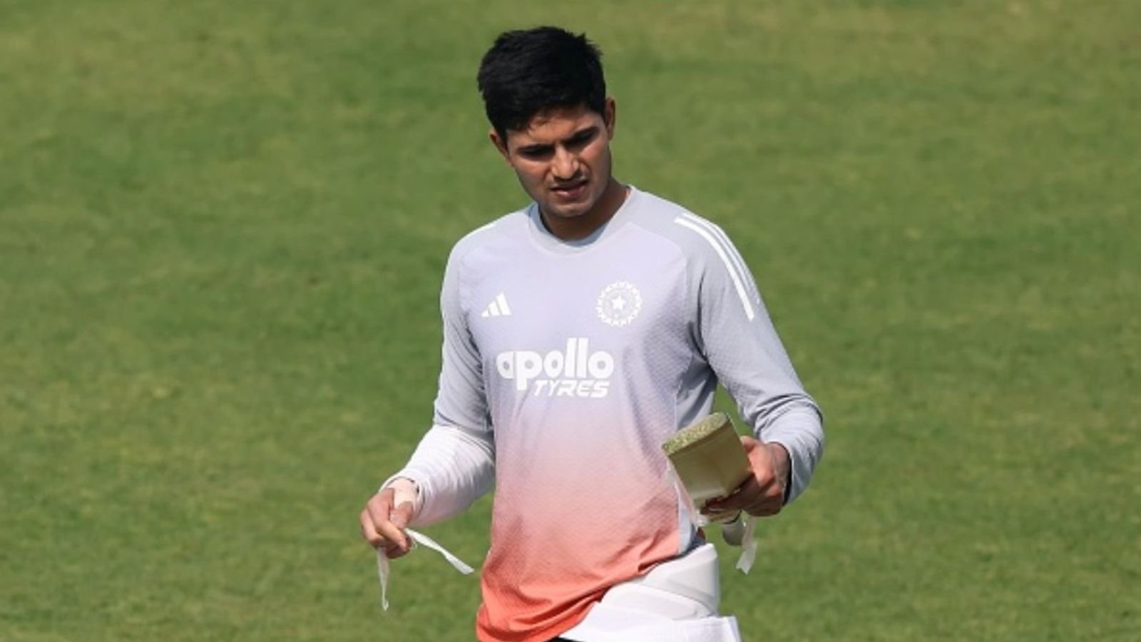 Shubman Gill Injury Update: India Captain Misses Day 1 Against SLC XI After Finger Blow