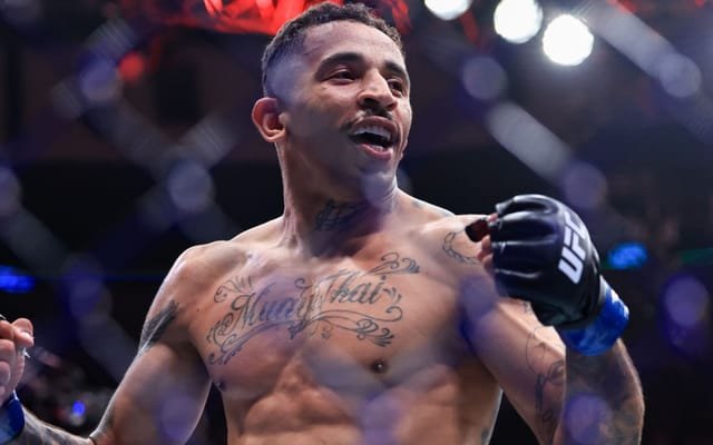 Carlos Prates Claims He Sees Gaps in Islam Makhachev's Game