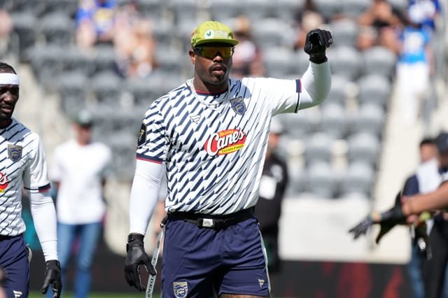 Von Miller Reveals How Dak Prescott Vegas Meeting Led to Cowboys Move