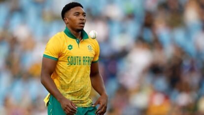 Lutho Sipamla Injury: South Africa Pacer Ruled Out of Namibia Tri-Series Lutho Sipamla Injury: South Africa Pacer Ruled Out of Namibia Tri-Series